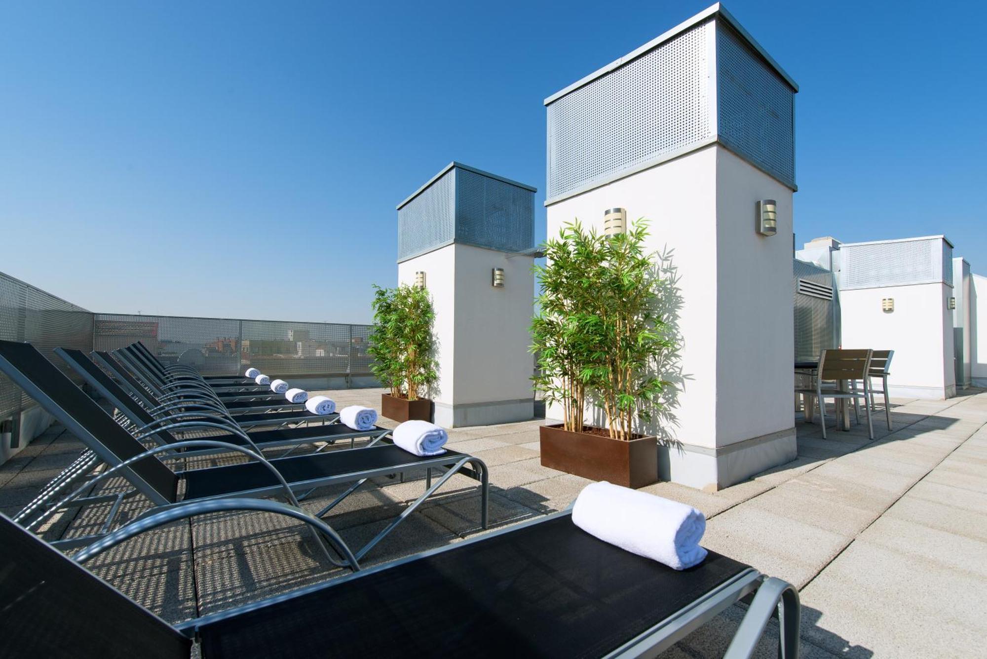 Neomagna Madrid Hotel Exterior foto